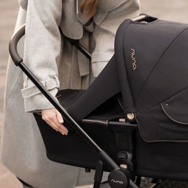 Nuna Swivv Granite + Babywanne Lytl