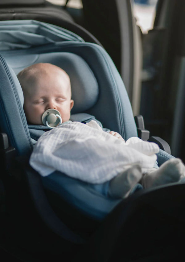 Thule Maple i-Size Babyschale Darkest Slate