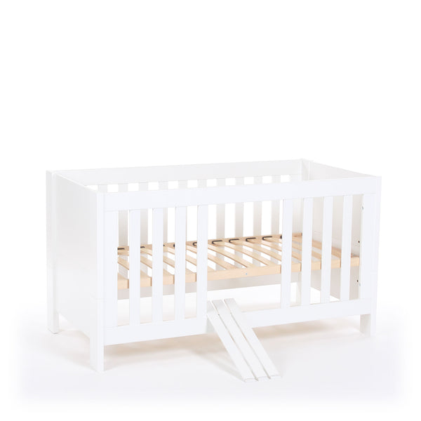 Babybay Kinder-, Baby- und Beistellbett All in One 70x140, weiß lackiert + Matratze